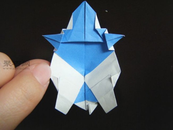 Childrens small animal origami tutorial teaches you how to fold a 3D turtle