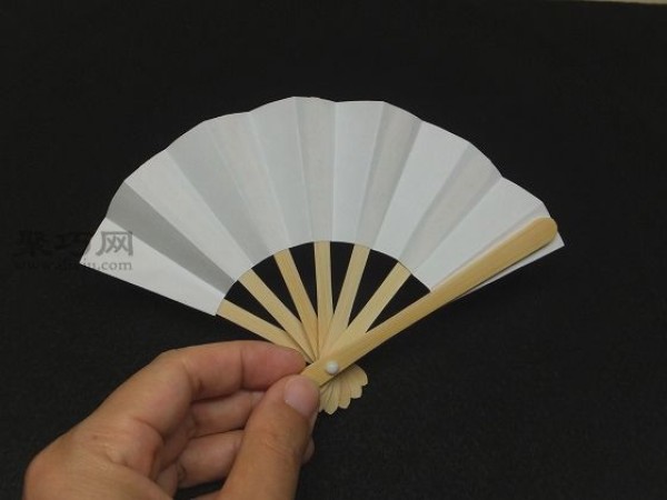 Handmade folding fan making tutorial: DIY an exquisite small folding fan