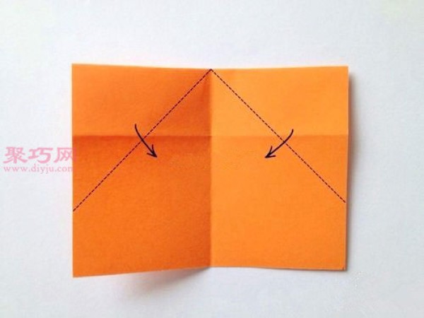 Illustrated tutorial on how to fold a heart-shaped bookmark. Teach you how to make origami heart-shaped bookmarks by hand.