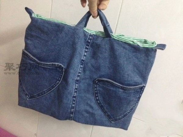 Tutorial on turning old jeans into treasure and transforming them into simple shoulder handbags