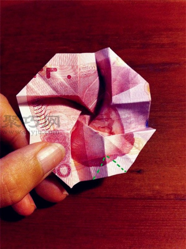 Illustrated tutorial on how to fold roses with RMB. How to fold roses with 100 yuan.