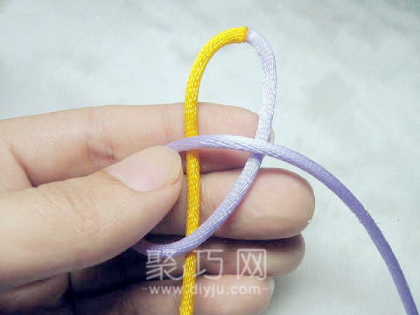 How to braid a double-money knot. Illustrated tutorial on the Chinese knot mainline double-money knot.