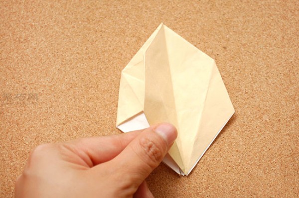 Illustration of how to fold a star box. How to fold a small gift box with four corners.