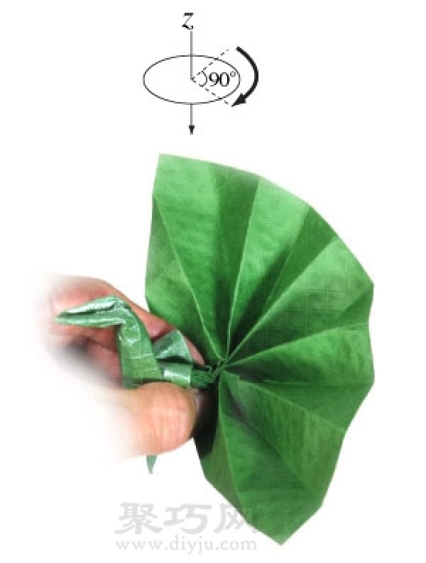 Simple origami peacock folding method