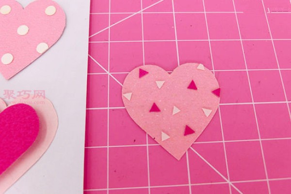 DIY handmade heart-shaped photo frame tutorial using colorful cardboard