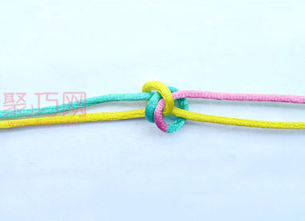 Introductory Tutorial on Chinese Knot: Illustration of the Diamond Knot Knitting Method