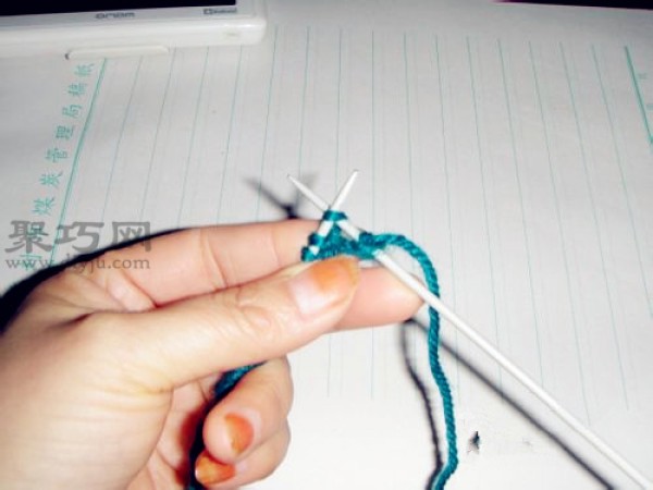 Knitting method of unit needle scarf. Beginner’s hand knitting scarf tutorial.