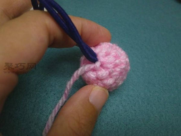 Wool headband weaving tutorial teaches you how to crochet a cute headband