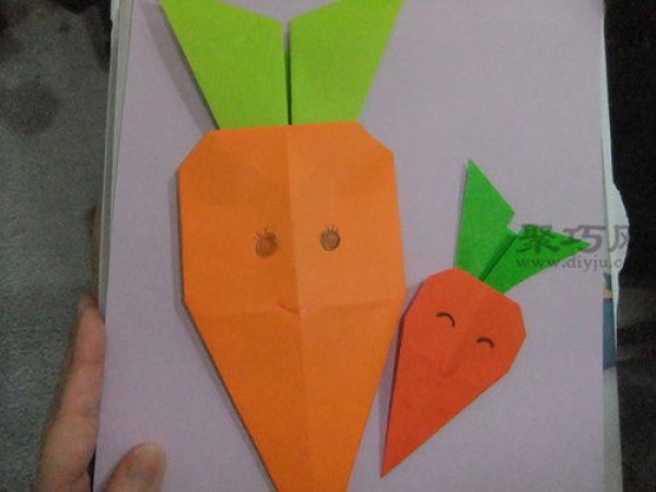 How to make origami carrots Teach you how to make origami carrots with paper