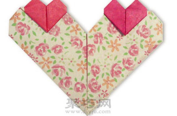 Illustrated tutorial for handmade origami double hearts composed of three hearts