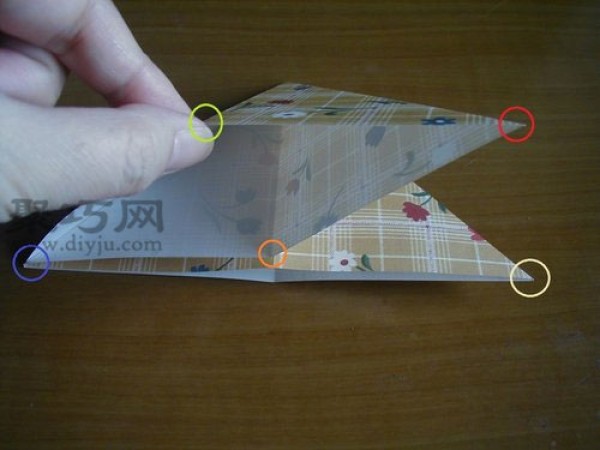 Let’s learn to fold a paper crane together. Illustration of how to fold a paper crane.