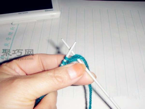 Knitting method of unit needle scarf. Beginner’s hand knitting scarf tutorial.