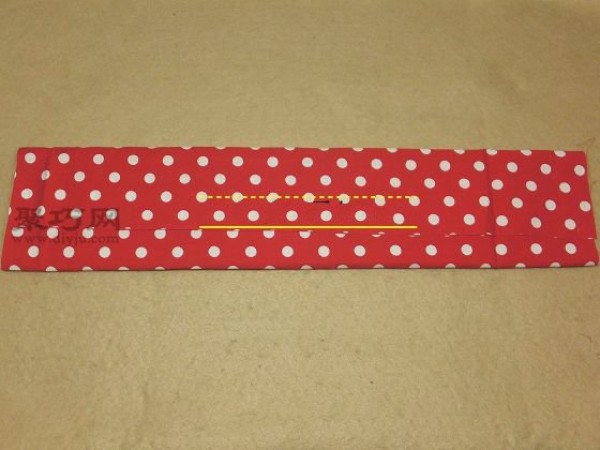 Mickey Mouse headband making tutorial. Learn how to make a cute fabric bow headband.