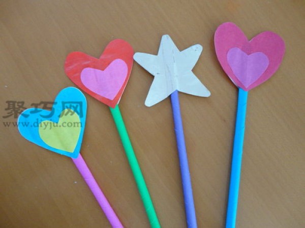 Origami heart-shaped magic wand tutorial. Teach you how to fold the Balala Little Magic Wand.