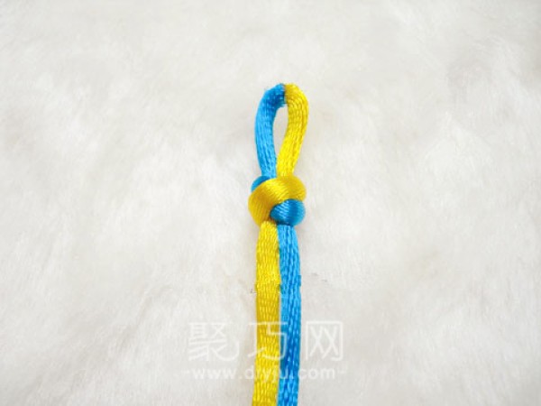 How to braid Tuanjin Knot. Illustration of the double-line braiding method of solid six-ear Tuanjin Knot in Chinese knot.