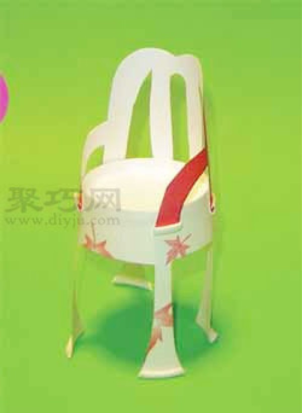 Childrens handmade paper cups use disposable paper cups to make chairs