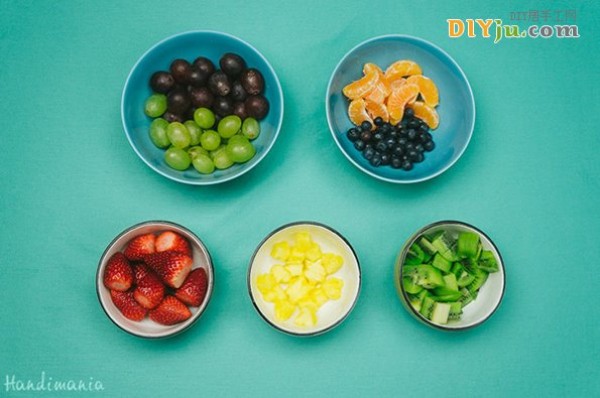 Teach you how to make a creative fruit platter. How to make a creative fruit platter with a Christmas tree.