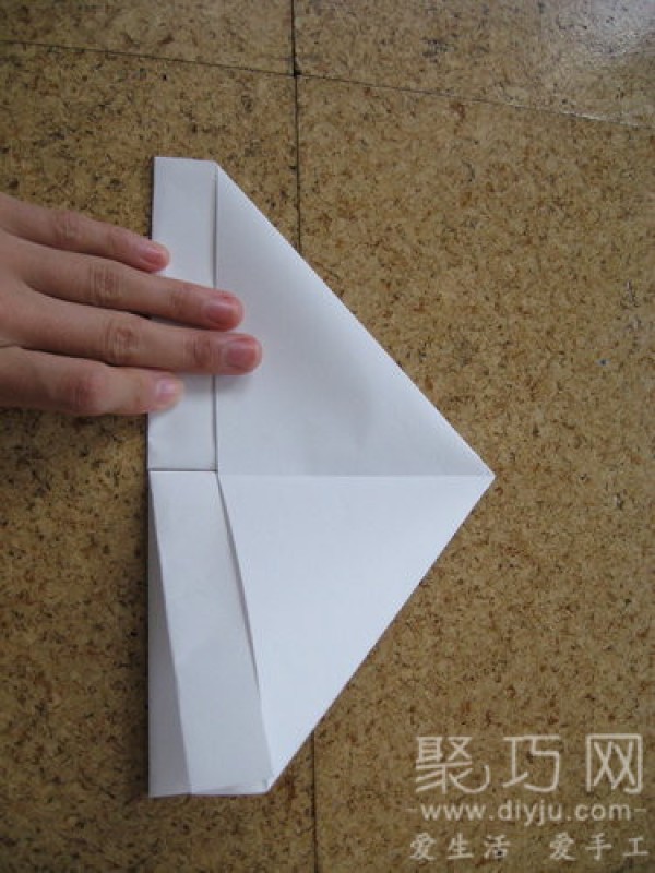 How to fold a heart-shaped love letter. Illustration of how to fold a heart-shaped love letter.