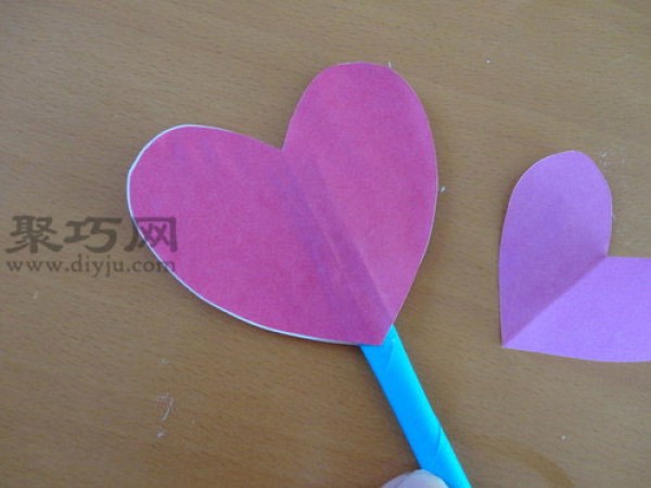 Origami heart-shaped magic wand tutorial. Teach you how to fold the Balala Little Magic Wand.