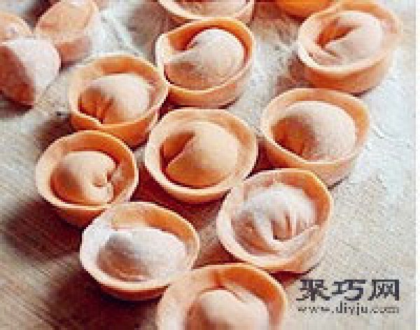 How to make carrot and Yuanbao dumplings. How to make dumplings and Yuanbao dumplings?