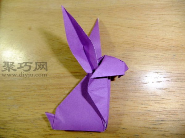 How to fold a cute three-dimensional bunny out of paper