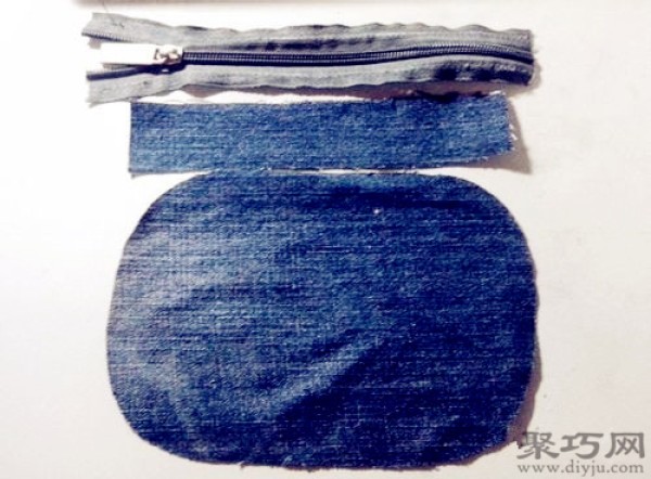 Turning old jeans into treasure DIY fashionable denim cosmetic bag illustrated tutorial