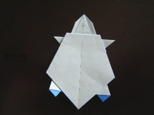 Childrens small animal origami tutorial teaches you how to fold a 3D turtle