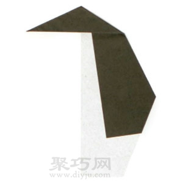 Illustration of folding method for kindergarten origami baby penguin