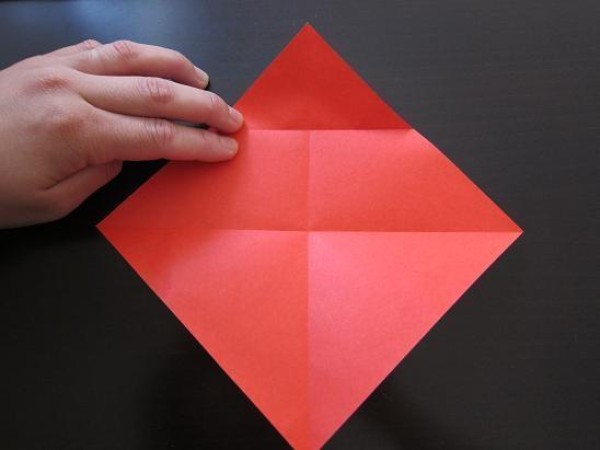 Illustrated tutorial for making origami seven-star ladybug for children