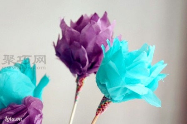 Simple folding method of paper flowers. How to DIY paper flowers from silk paper.