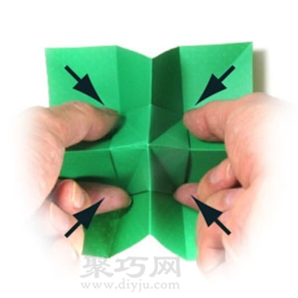 Use square paper to fold southeast, northwest, childhood game, southeast, northwest origami process