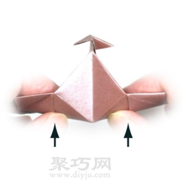 Illustration of how to fold a handmade origami camera