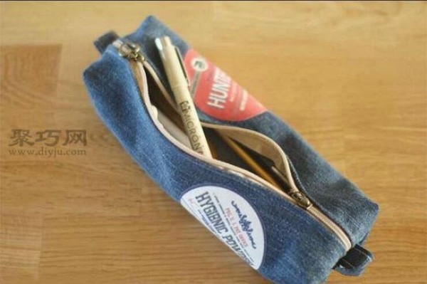 Illustrated tutorial on how to quickly transform old jeans legs into beautiful and practical pencil cases and small bags