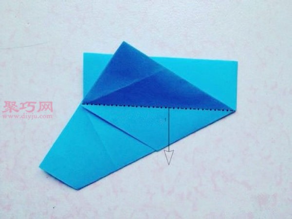 How to fold a triangular carton lid Teach you how to fold a triangular carton lid