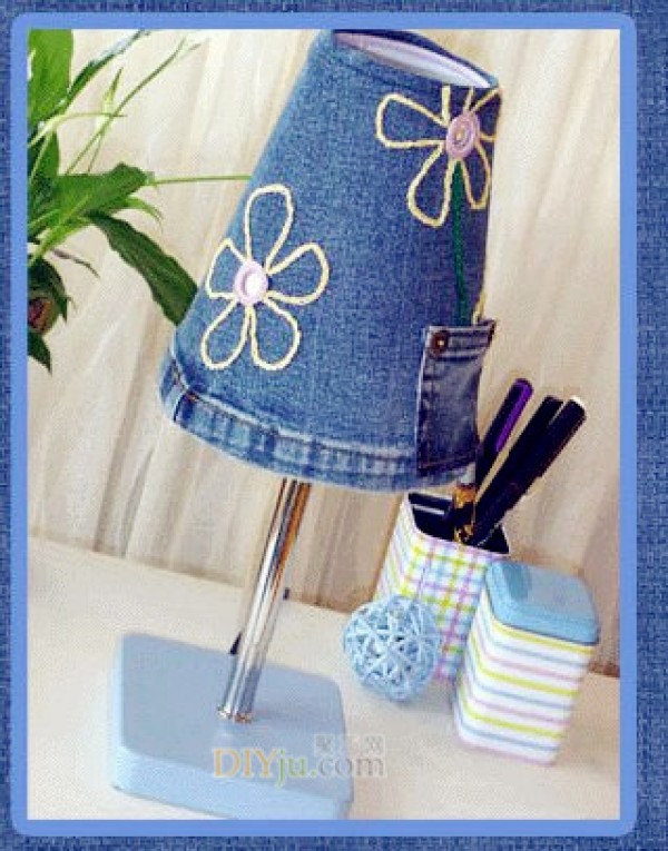 Illustrated tutorial on how to recycle old jeans trouser legs into DIY table lamp shades and bedside lamp shades