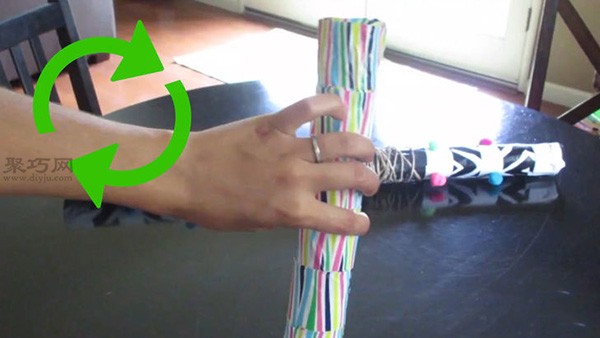 Illustrated steps of turning cardboard tubes into treasures to hand-make rain-praying sticks