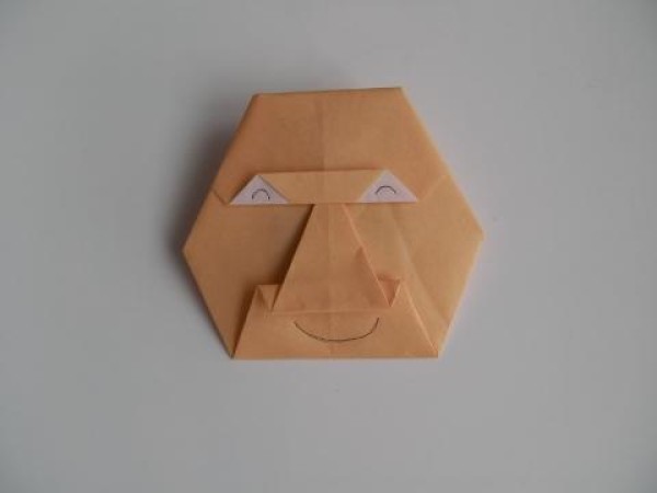 Fun tutorial on making origami baby face