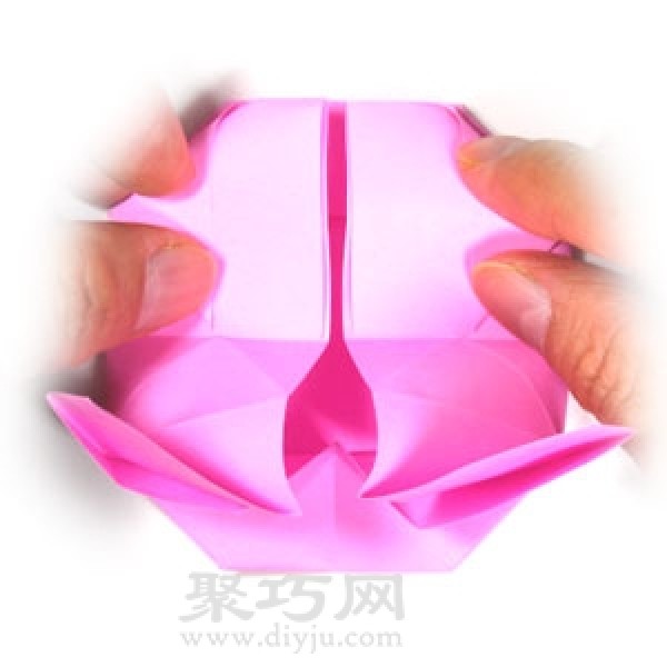 Illustration of steps for making origami pig head