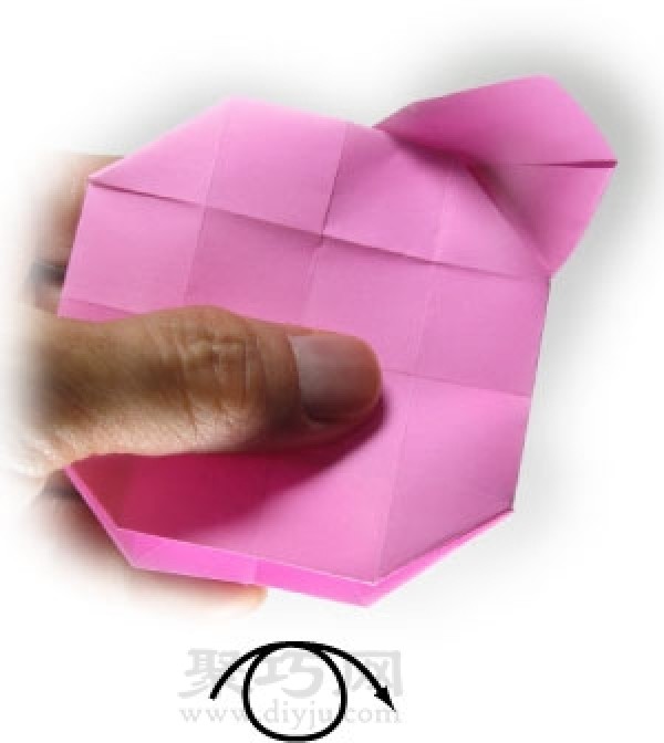 Illustration of steps for making origami pig head