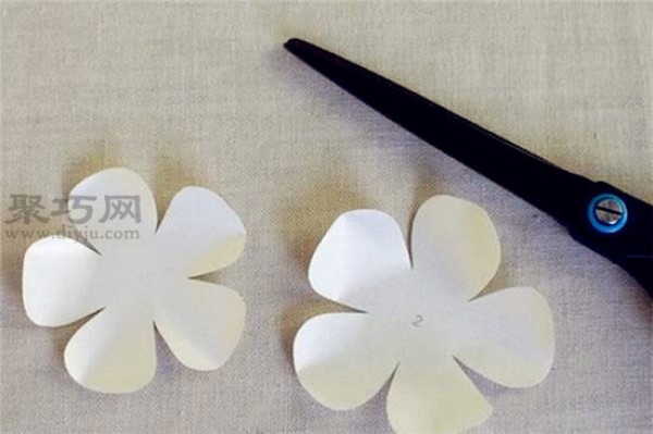 Tutorial on making handmade gardenia flowers from cardboard How to make handmade gardenia flowers