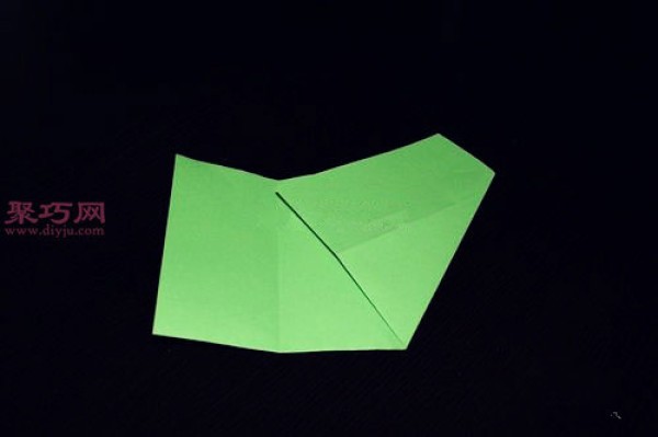 Illustration of how to fold a square origami into a hexagon. Tell you how to fold a regular hexagon.