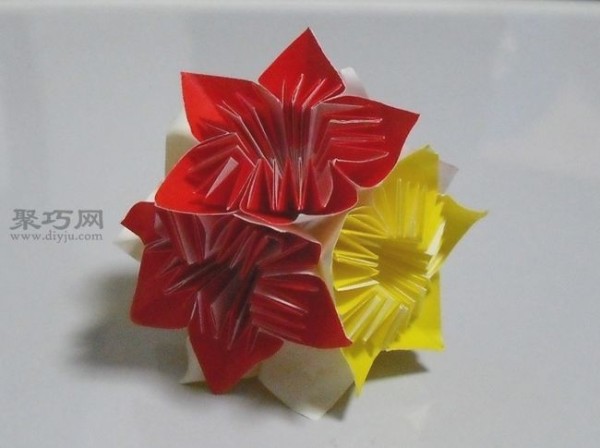 Use a simple method to fold and teach you how to make handmade three-dimensional flower balls