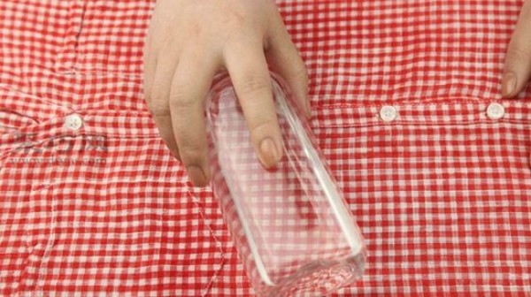 A simple plastic drink bottle can be as useful as a small iron, learn it now!