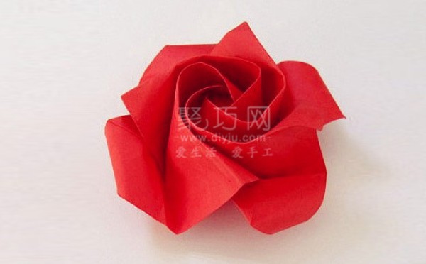 How to fold a red paper rose Step by step illustration of origami rose