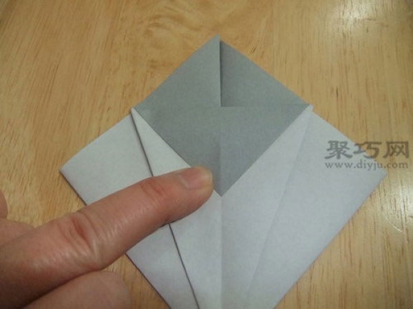 Tutorial on folding three-dimensional Totoro origami. Totoro folding method teaches you how to fold Totoro.