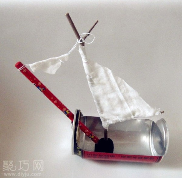 Super simple tutorial for making a small sailboat from a can, a 4-year-old child can DIY it