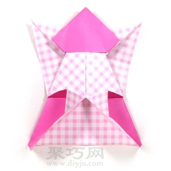 Steps to fold handmade origami angels