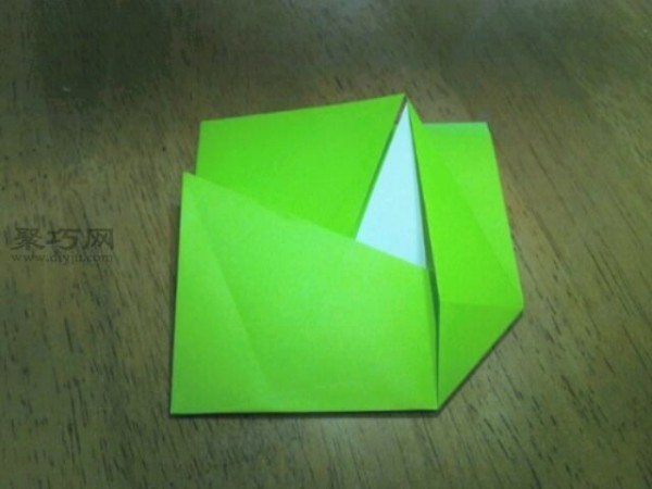 Kindergarten origami handmade tutorial: Use origami to make cute cartoon medals