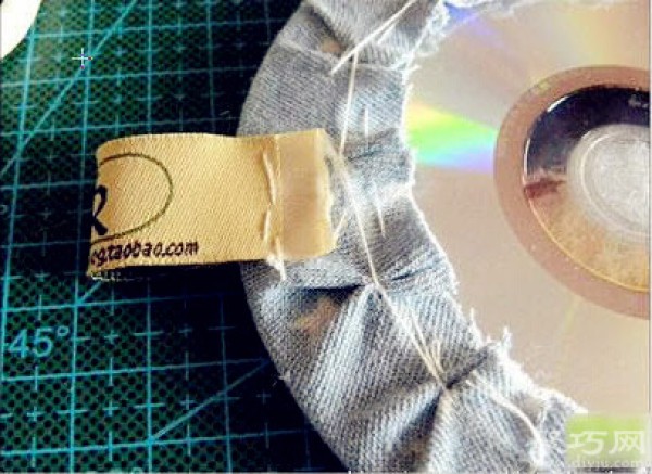 CD coaster tutorial teaches you how to make simple coasters by hand using waste CDs