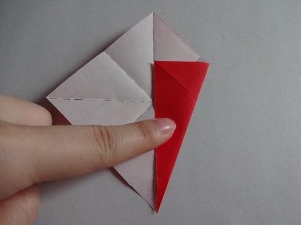 Tutorial on making Christmas origami eight-pointed star How to make small Christmas decorations through origami